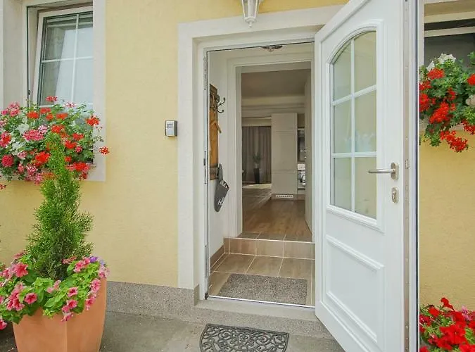 Auszeit 3 Mit Gartenterasse Und Gratisparkplatz لوبن